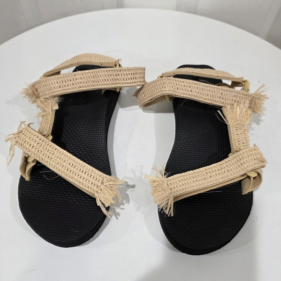 Arizona Love Raffia Sandals - Picture 2 of 5